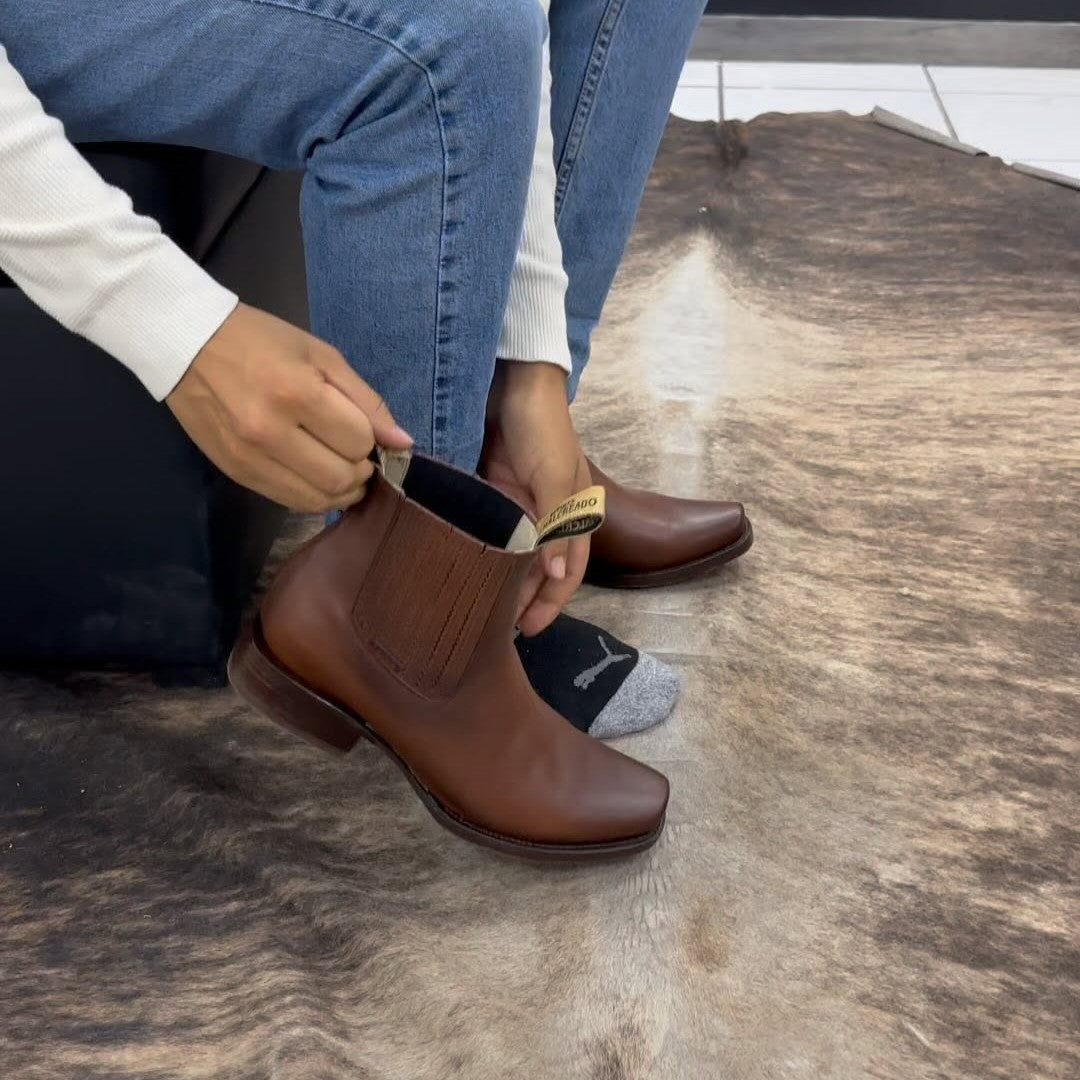 Bulldog Tobacco Boots