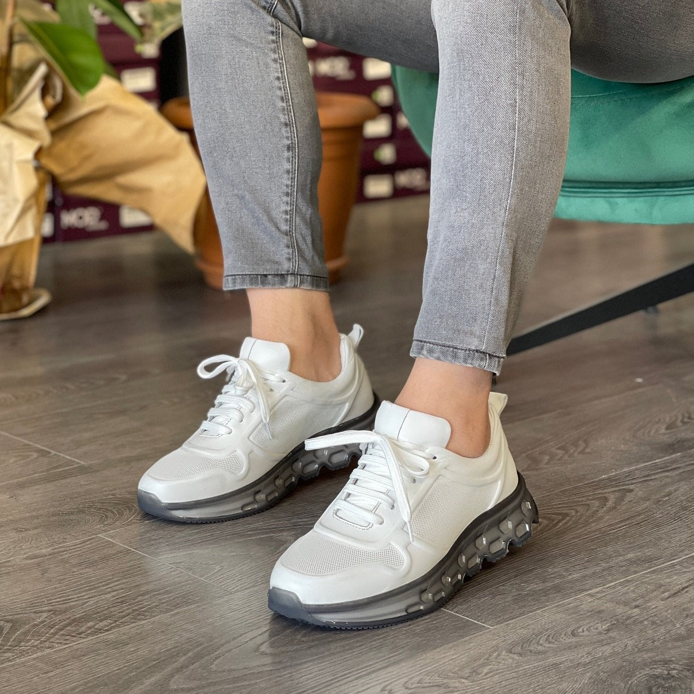 Air-cushion sole knitted mesh breathable sneakers