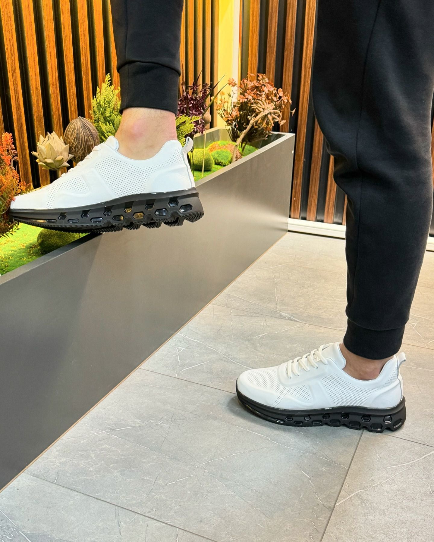 Air-cushion sole knitted mesh breathable sneakers