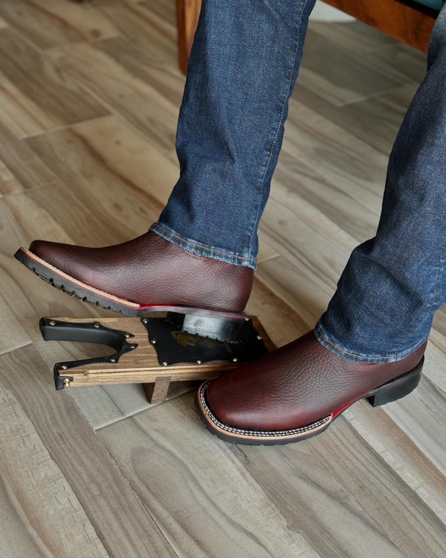Scratch Resistant Cowhide Cowboy Boots