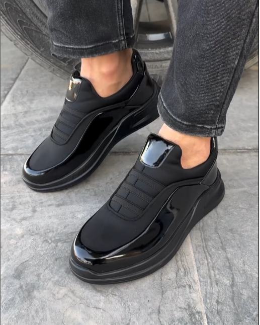 Painted Leather Splicing One Foot Casual Sneakers