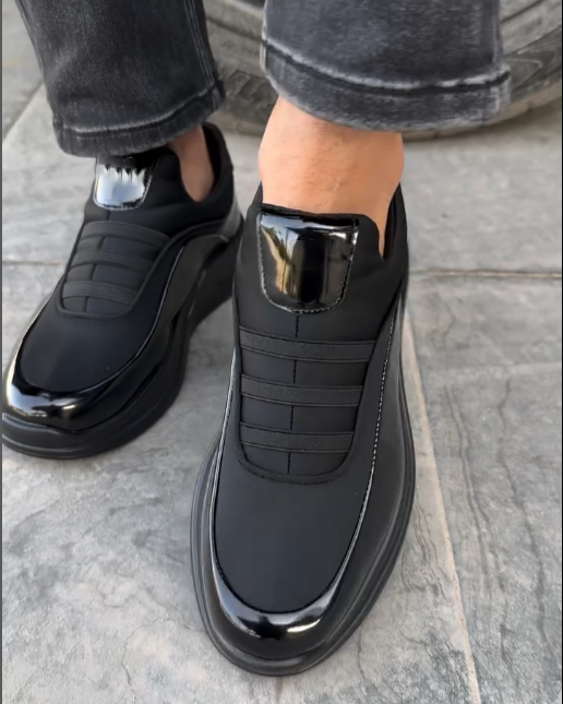 Painted Leather Splicing One Foot Casual Sneakers