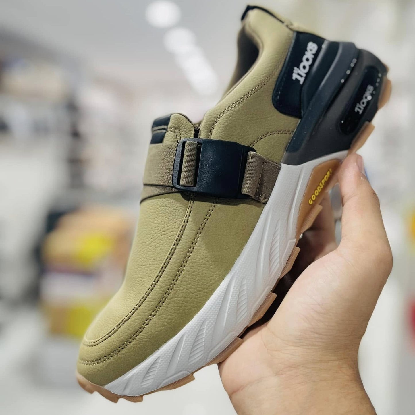 Men's leather buckle detail sneakers