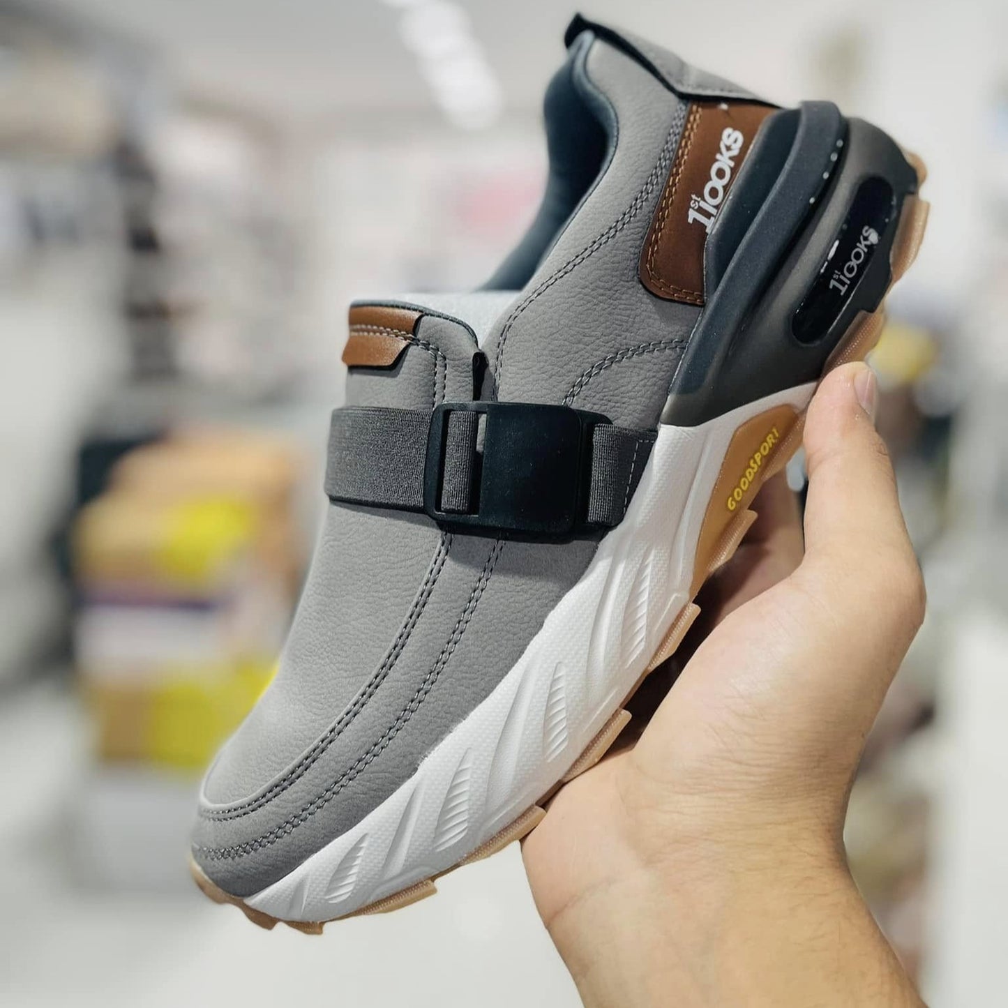 Men's leather buckle detail sneakers