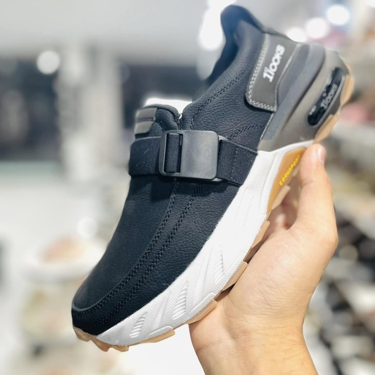 Men's leather buckle detail sneakers