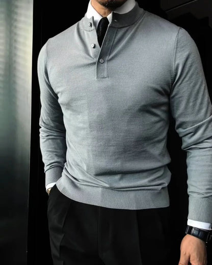 Long-sleeved knitted sweater