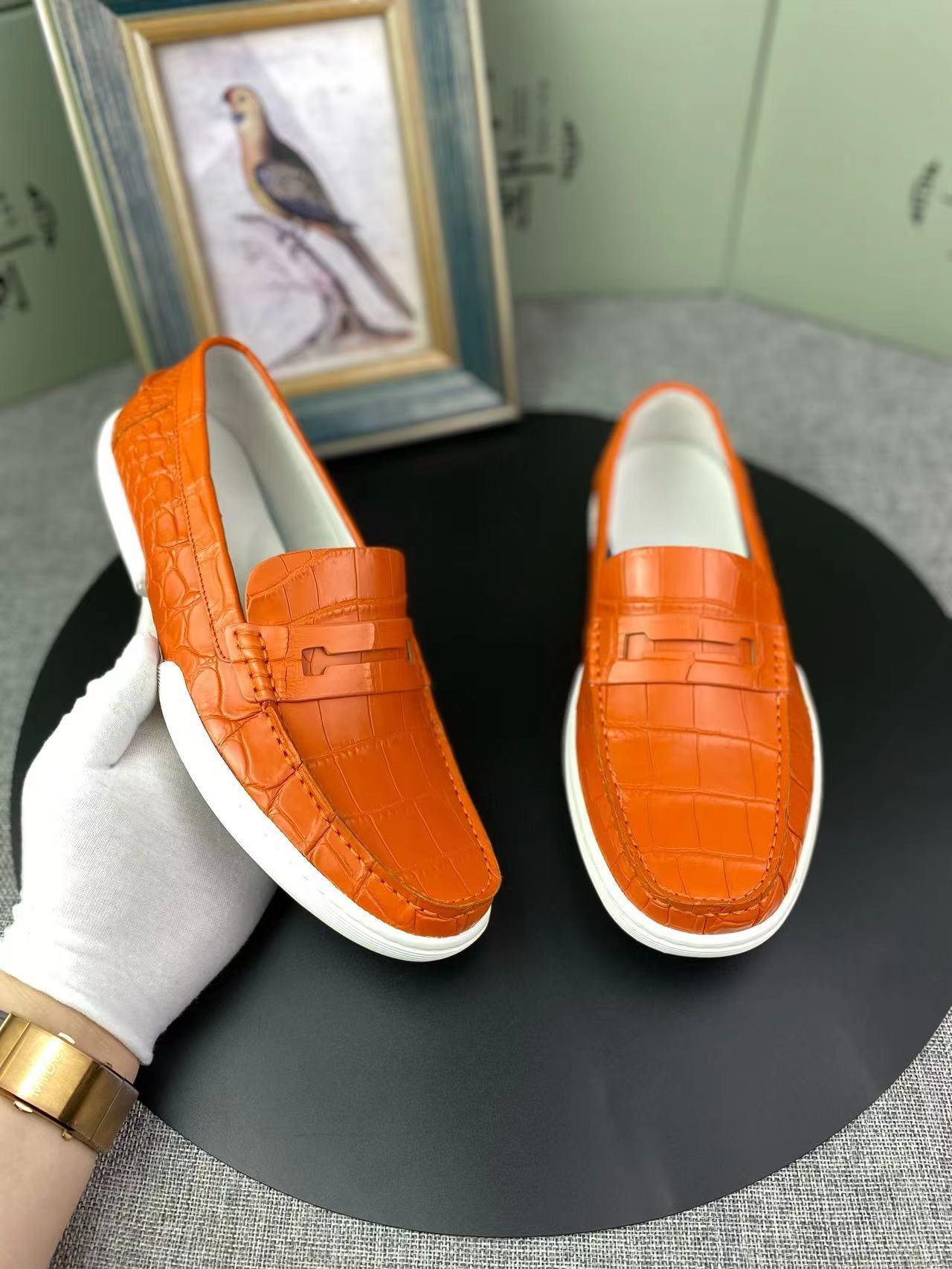 Trendy crocodile pattern men's loafers