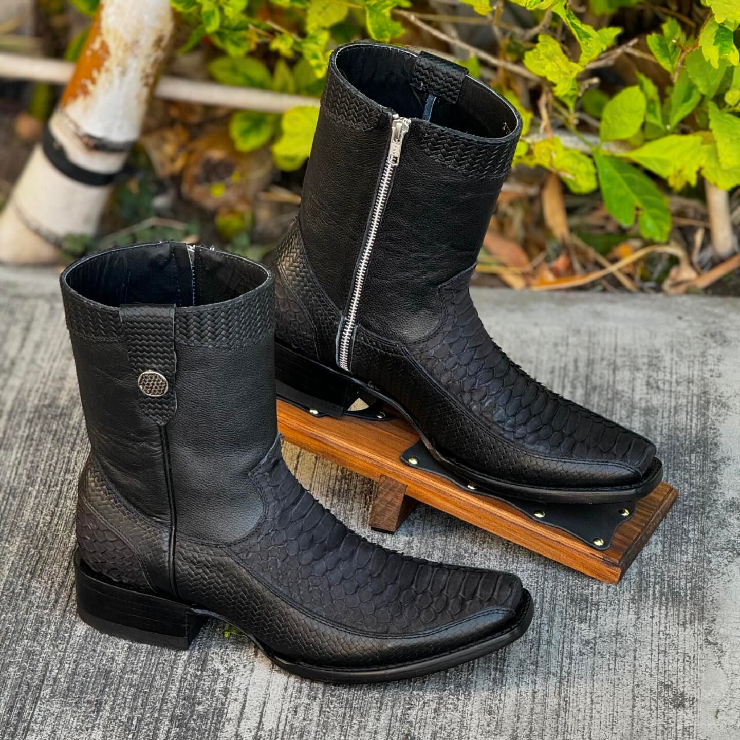 Scale upper wear-resistant thick-soled leather boots