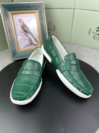 Trendy crocodile pattern men's loafers